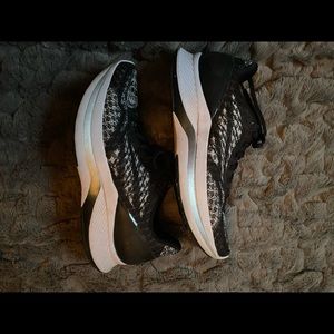 Saucony Endorphin Shift-Limited release skull design